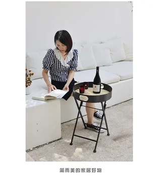 Fekete nappali Egyszerű északi modern rattan utánzat rattan szövés Összecsukható mozgó kör alakú asztalok Kanapé Dohányzóasztal